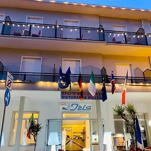 Hotel Iris